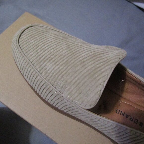 Lucky Brand Naiser Corduroy Loafer Tan Beige Brown Womens Size 5 NIB Beautiful! - Picture 3 of 8
